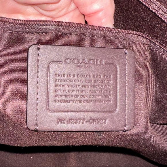 Coach Ashton Tote in Black. Excellent Condition. All Offers Welcomed!!! - Picture 5 of 10